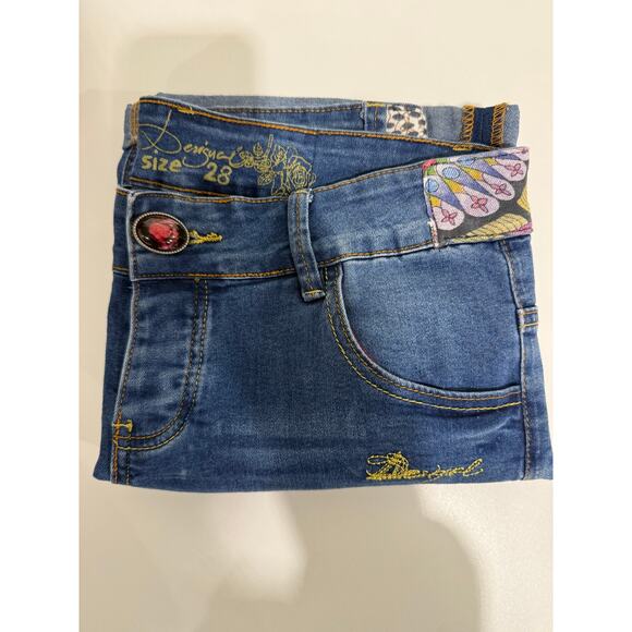Desigual Beaded Patch Bermuda Denim Shorts – Size 28 - Picture 2 of 11